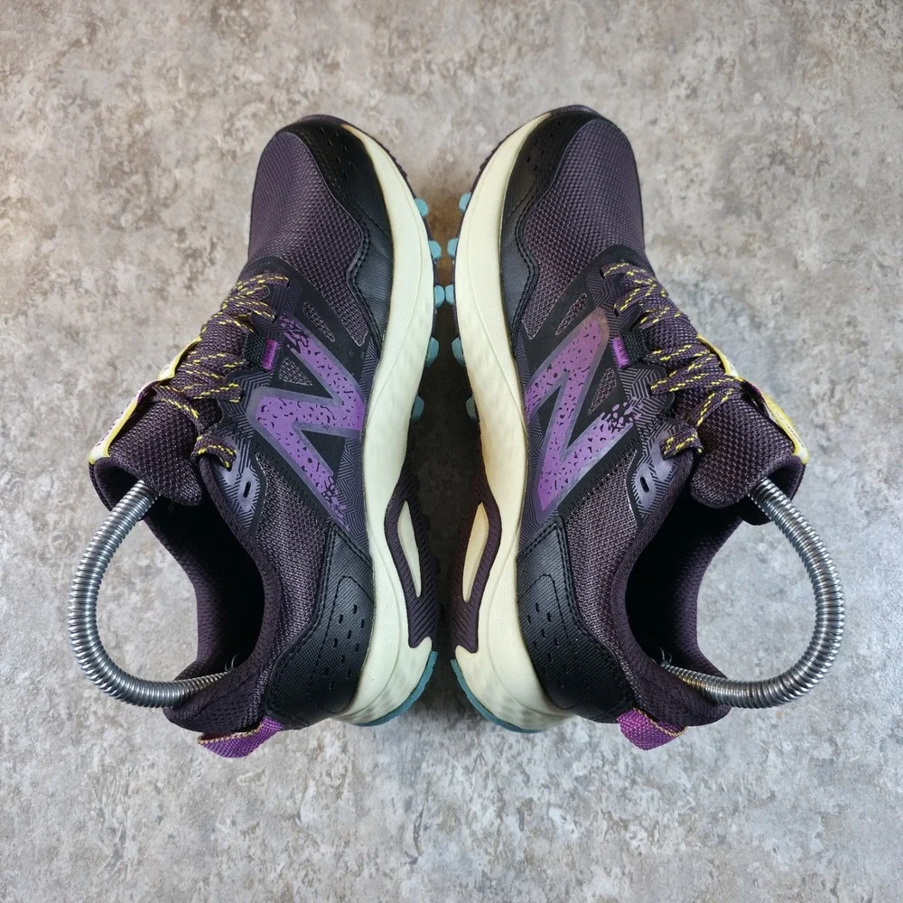 New Balance 410 v8 Trail Hiking Running Sneakers Women's 7.5 Purple *Worn Once.